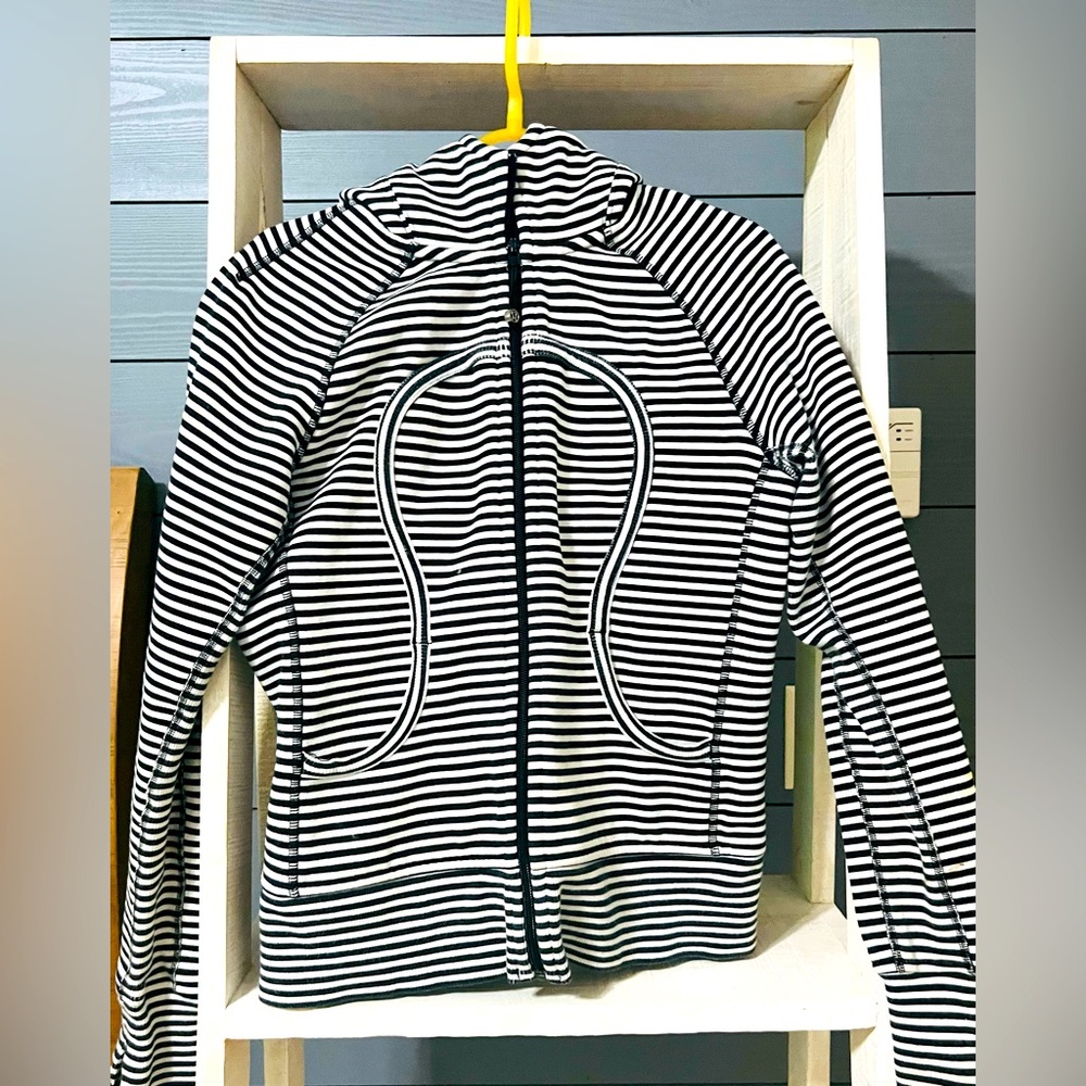LuLuLemonMedium Scuba Black and White Stripe  Zip Hoodie